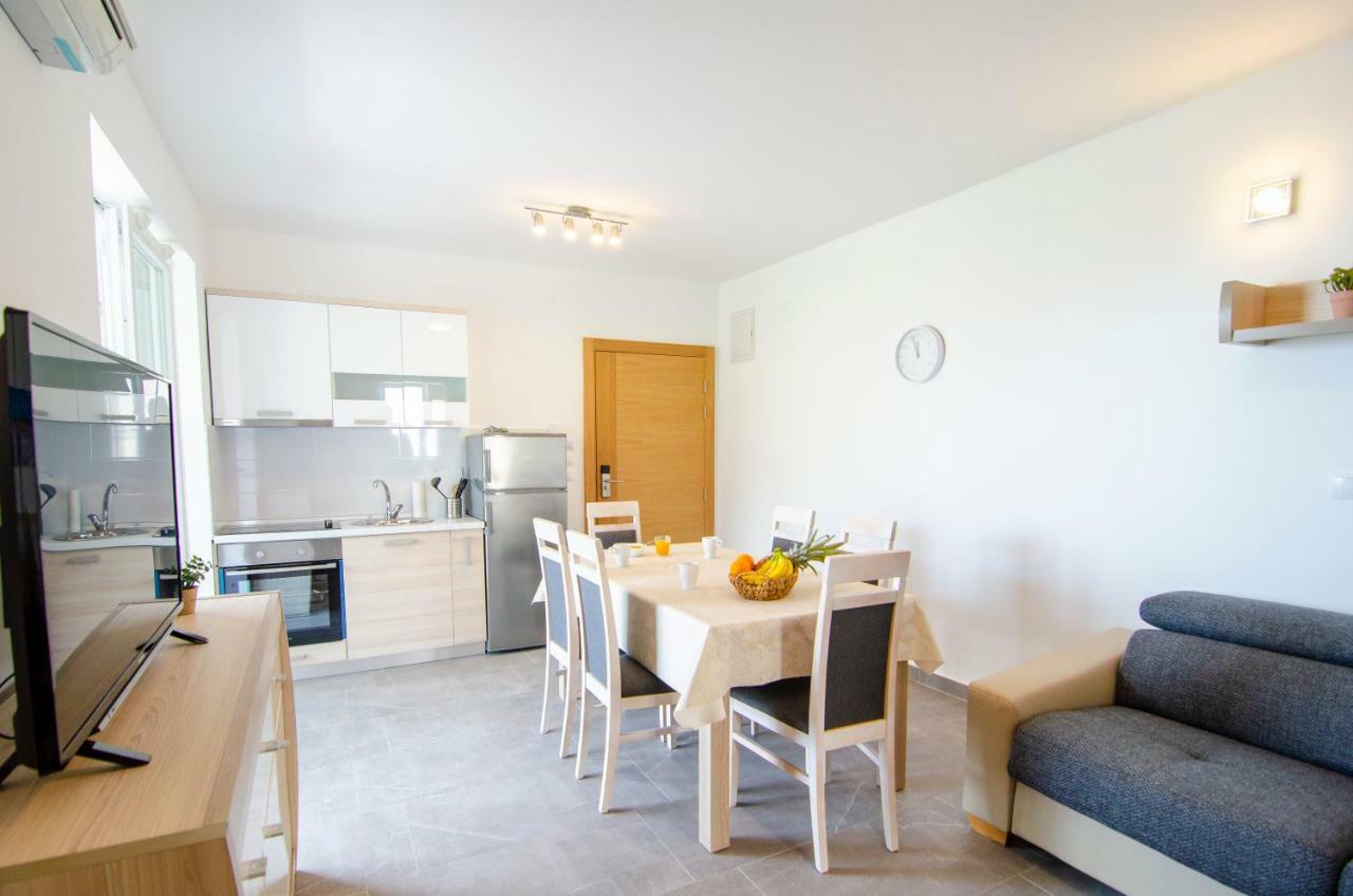 Apartments Sara 3 Bol Zewnętrze zdjęcie