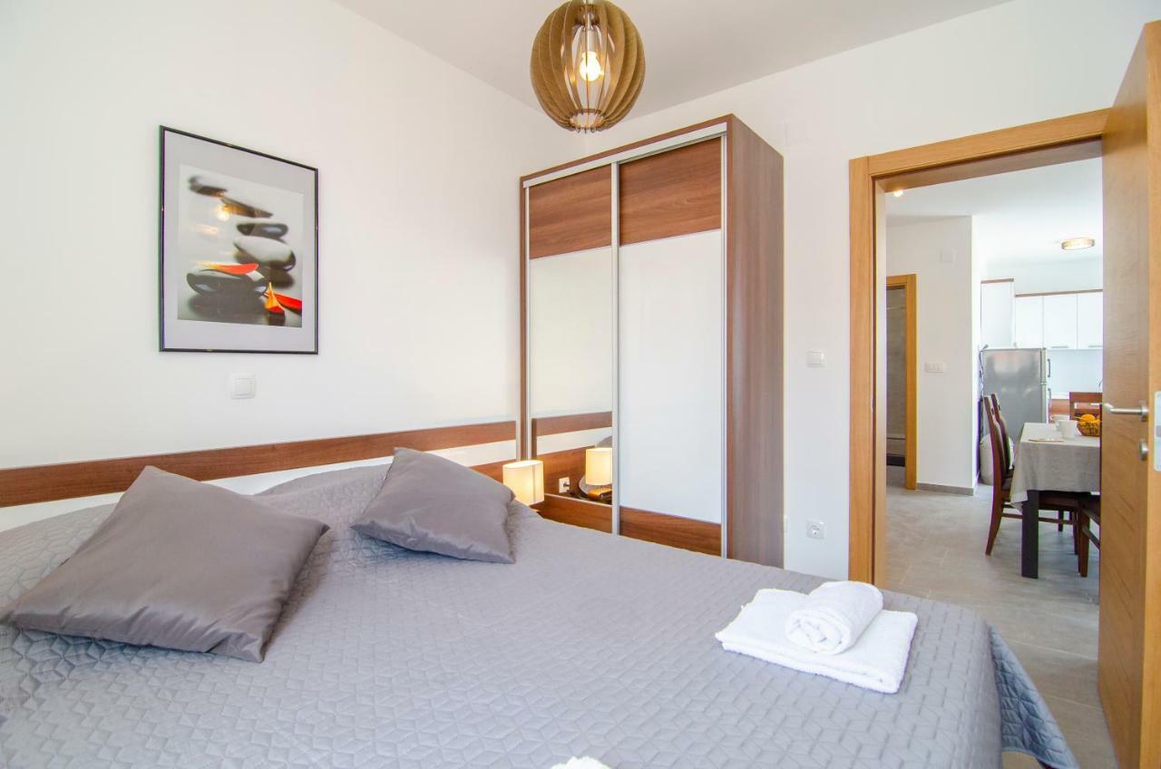 Apartments Sara 3 Bol Zewnętrze zdjęcie