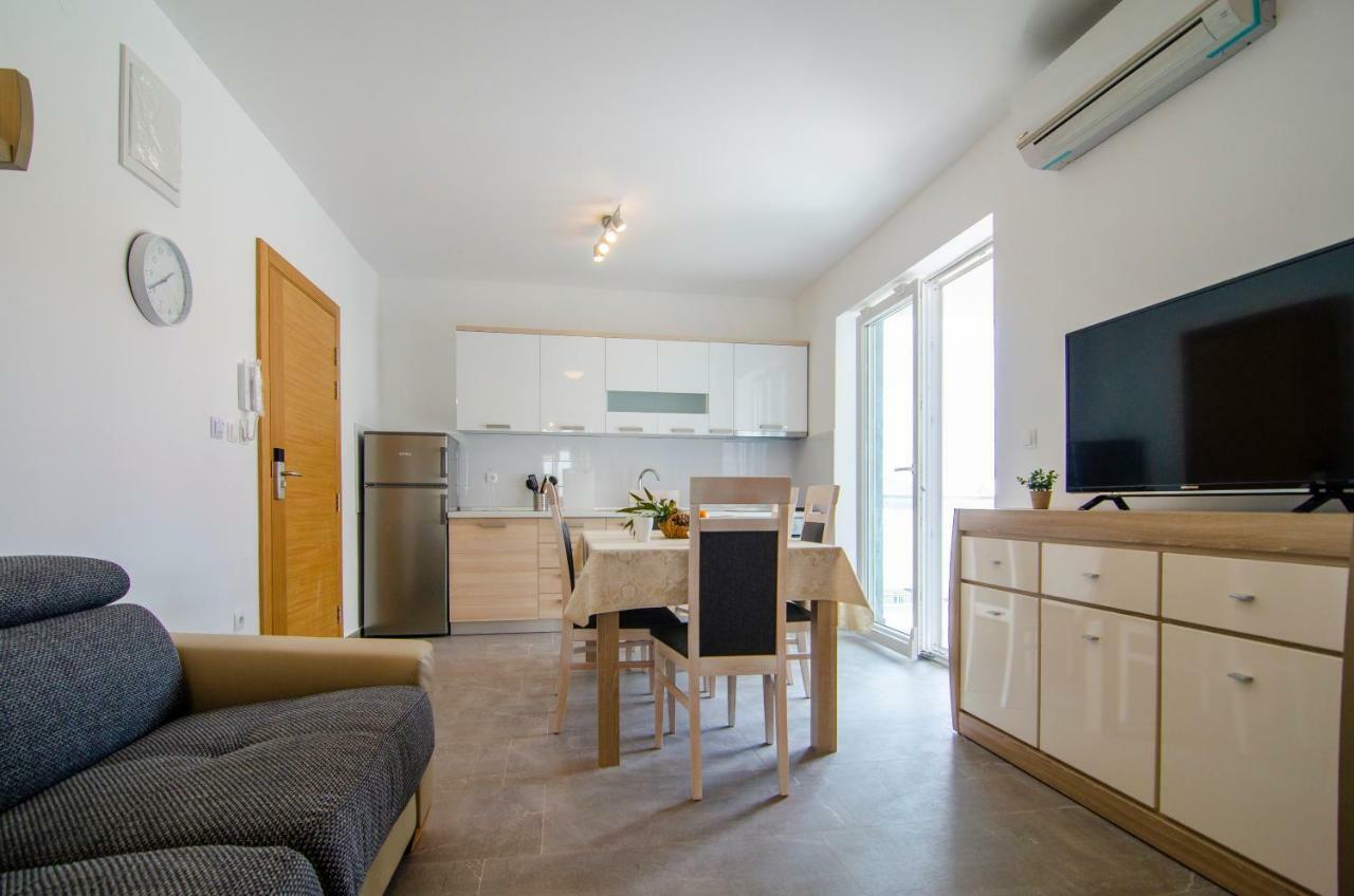 Apartments Sara 3 Bol Zewnętrze zdjęcie