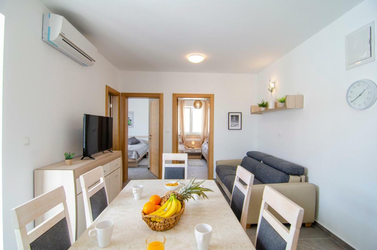 Apartments Sara 3 Bol Zewnętrze zdjęcie