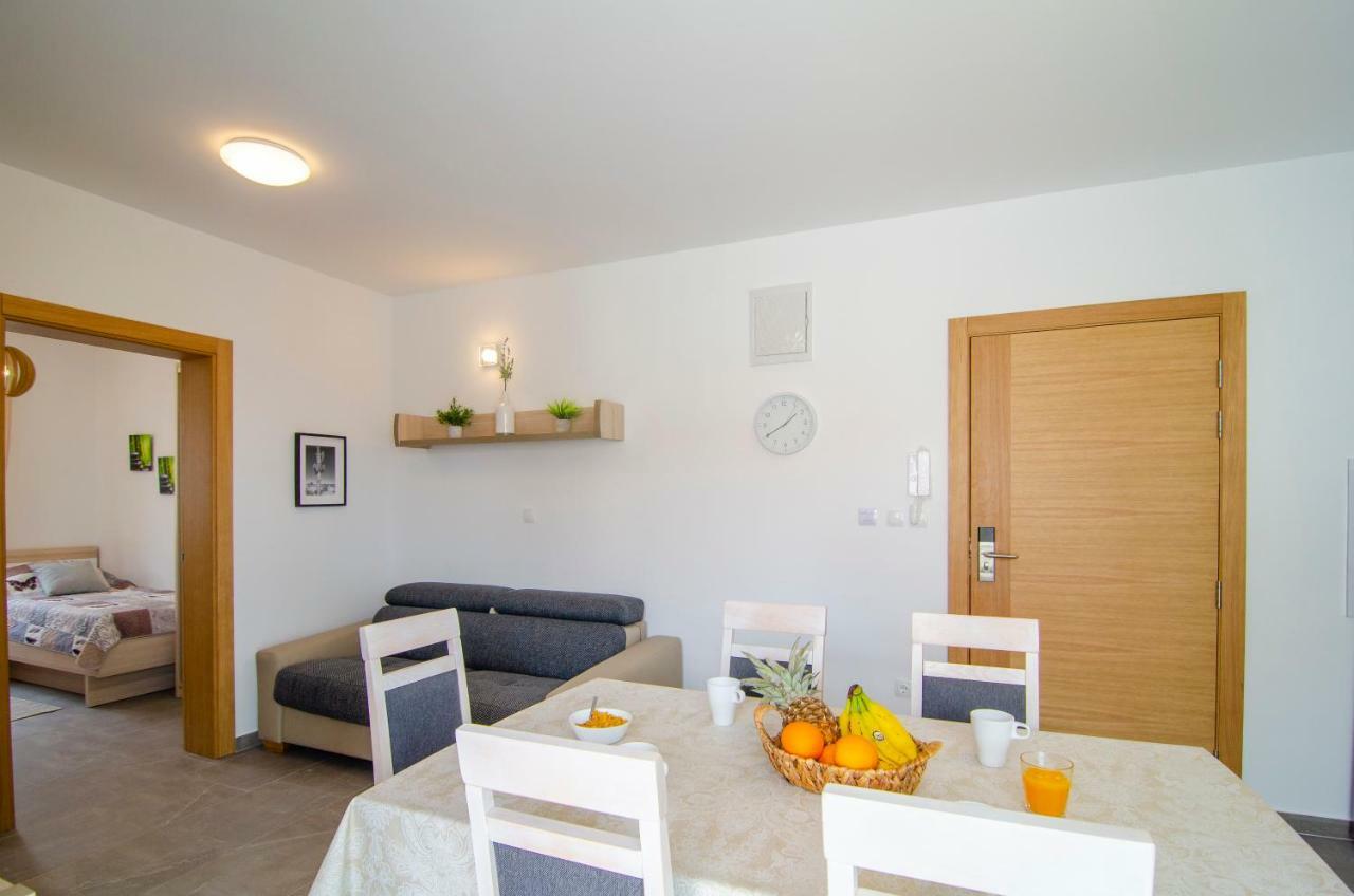 Apartments Sara 3 Bol Zewnętrze zdjęcie
