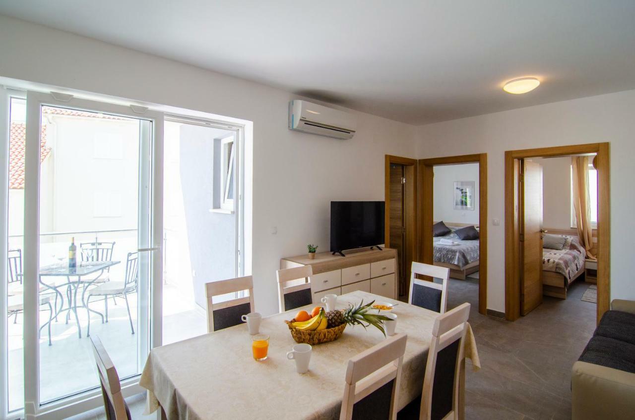 Apartments Sara 3 Bol Zewnętrze zdjęcie