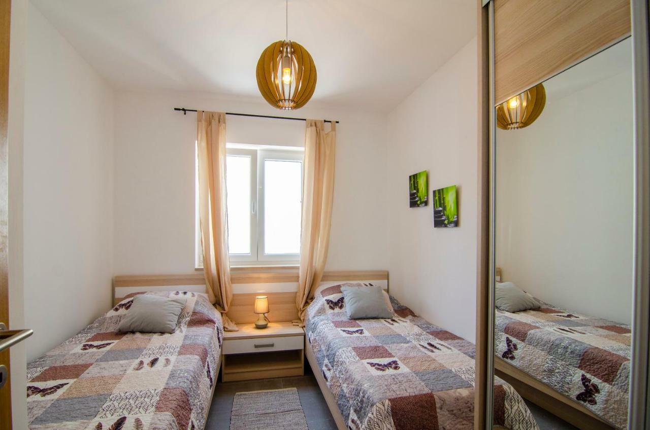 Apartments Sara 3 Bol Zewnętrze zdjęcie