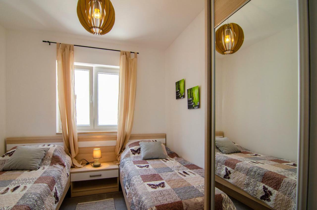 Apartments Sara 3 Bol Zewnętrze zdjęcie