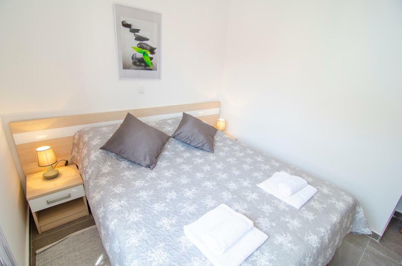 Apartments Sara 3 Bol Zewnętrze zdjęcie