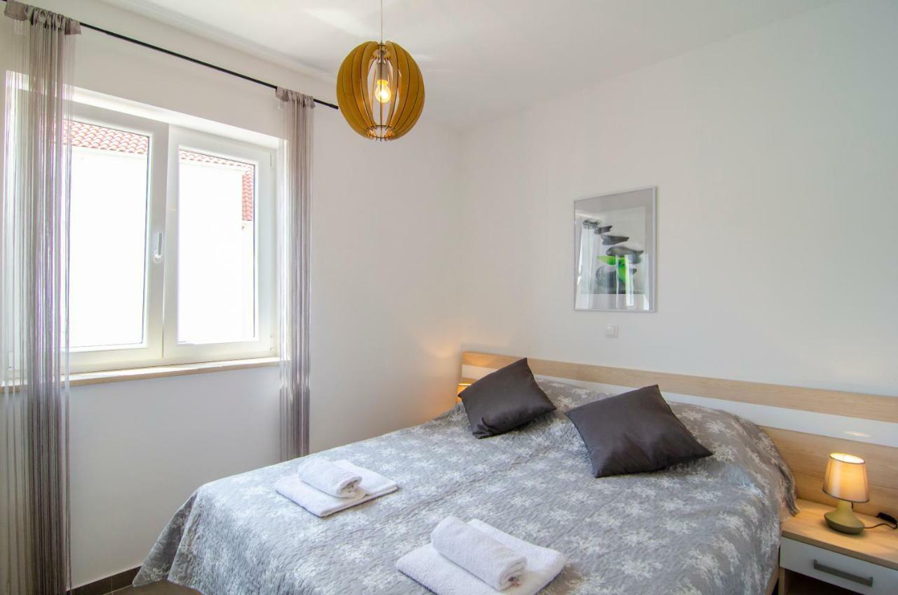 Apartments Sara 3 Bol Zewnętrze zdjęcie