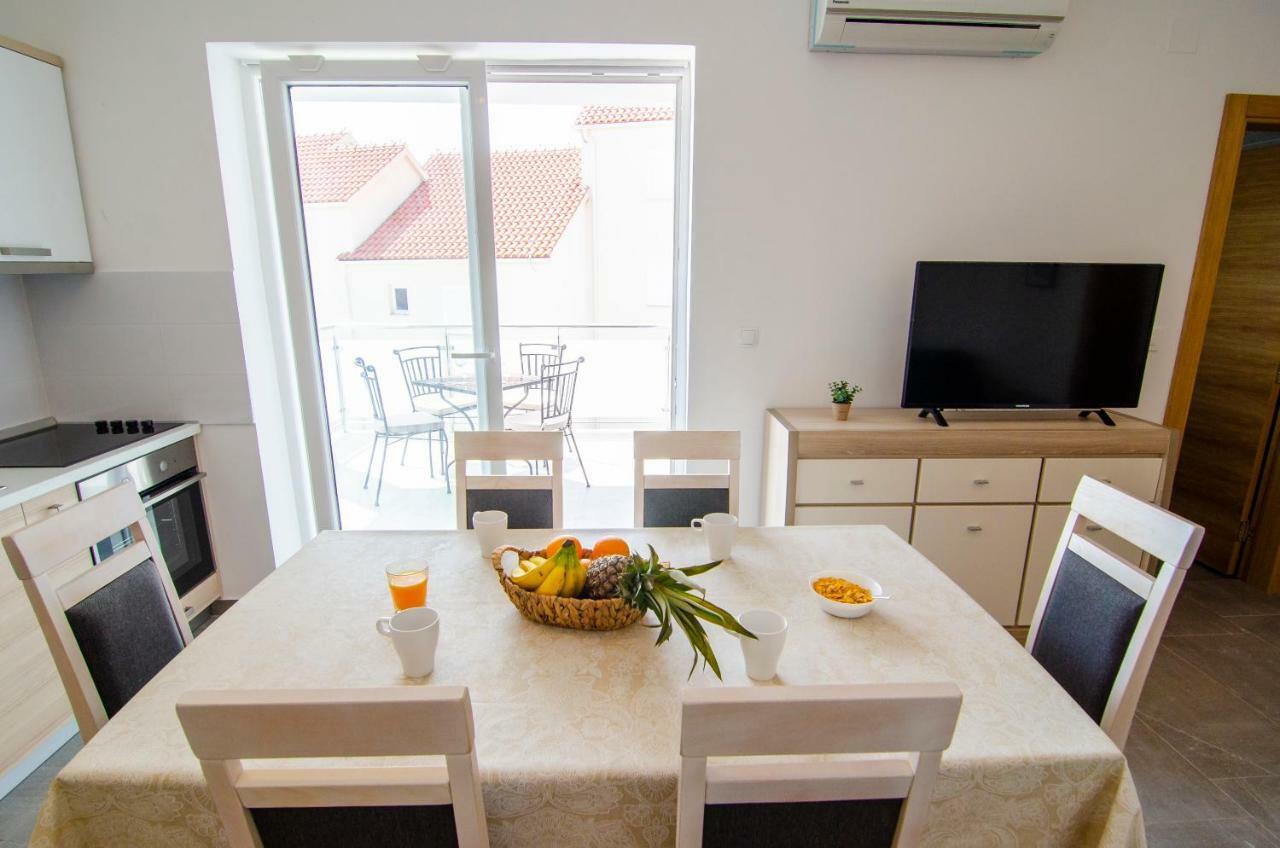 Apartments Sara 3 Bol Zewnętrze zdjęcie