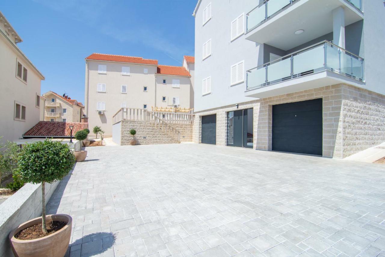 Apartments Sara 3 Bol Zewnętrze zdjęcie